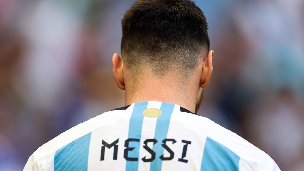 Ronaldo v Messi: Who's the best player? - BBC Newsround