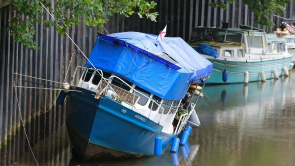 Damage that led to metre River Avon drop to cost £3.5m - BBC News