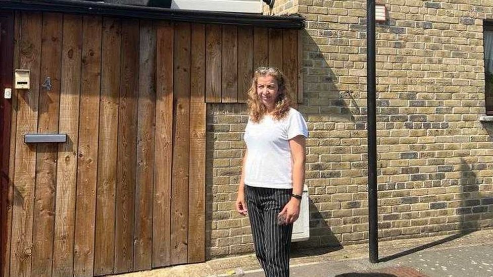 Michael Gove hits out at Lambeth Council over housing BBC News