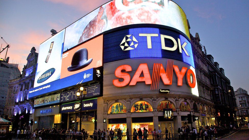 Piccadilly Circus Rooftop bar plans given goahead BBC News