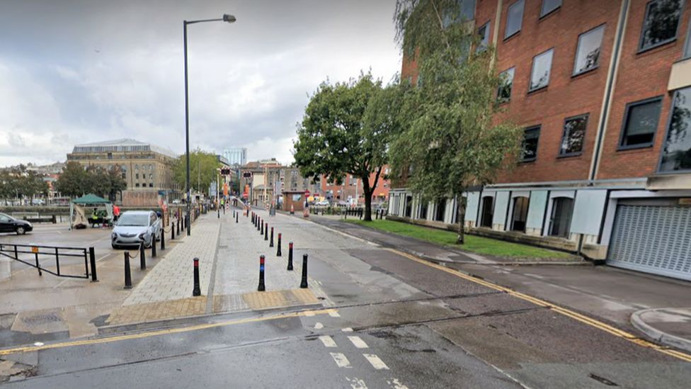 Man suffers fractured skull in Bristol harbourside attack - BBC News