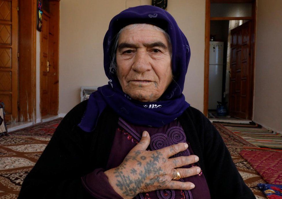 dövmeli kadın