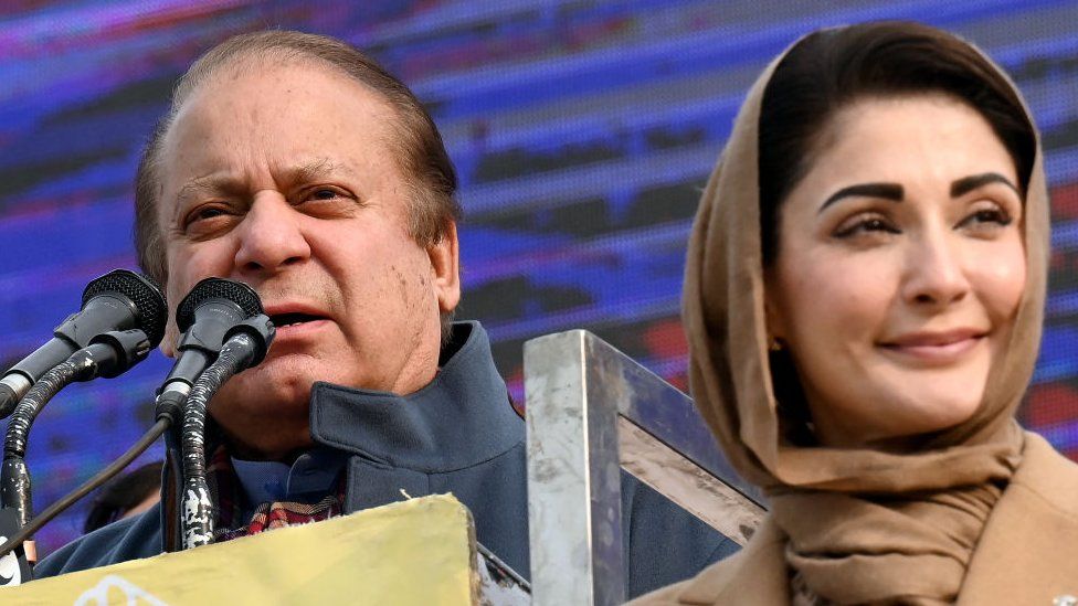 Nawaz Sharif and his daughter Maryam at a rally in Mansehra in Khyber Pakhtunkhwa province on 22 January