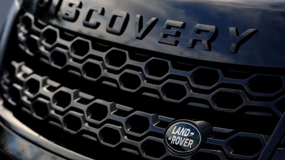 Land Rovers and Range Rovers were targeted by a criminal car theft gang