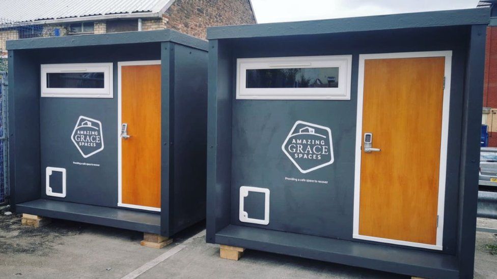 Accommodation pods installed for rough sleepers in Barnstaple - BBC News