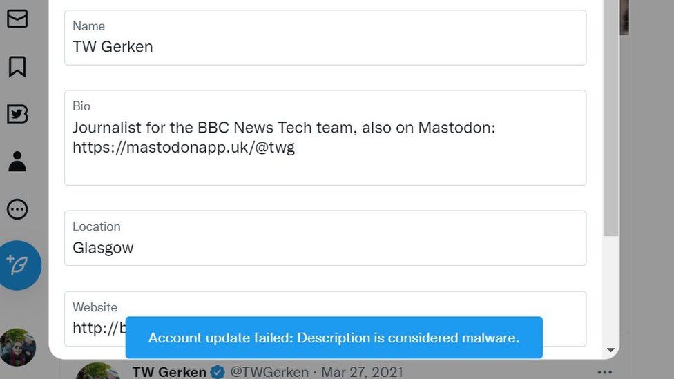 Скриншот из Твиттера. Он показывает ссылку Mastodon в поле «Био» учетной записи. Внизу написано: «Не удалось обновить учетную запись, описание считается вредоносным ПО».