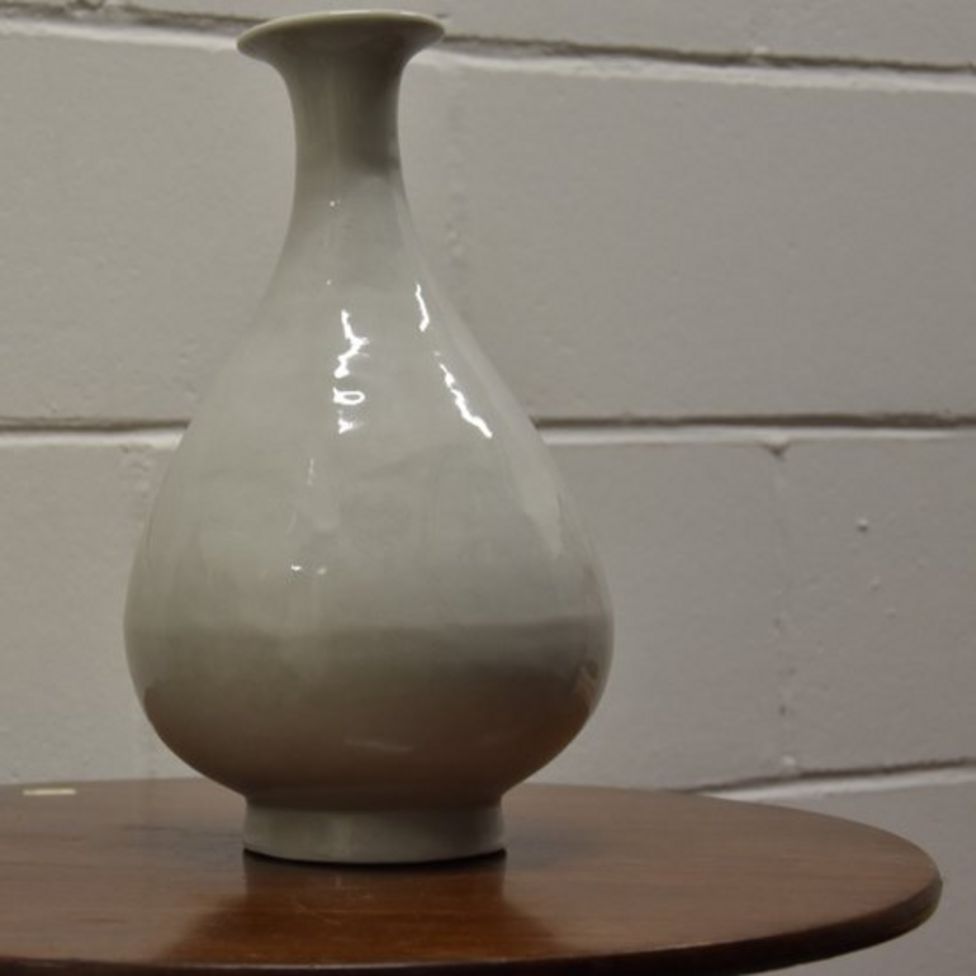 Stolen Ming vase worth £2.5m found in Charlton BBC News