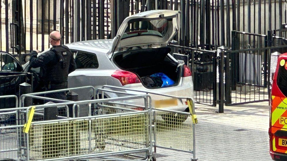 Car outside Downing Street