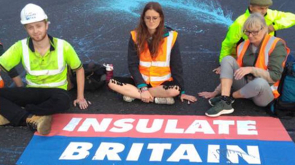 Insulate Britain protest at J18 M25