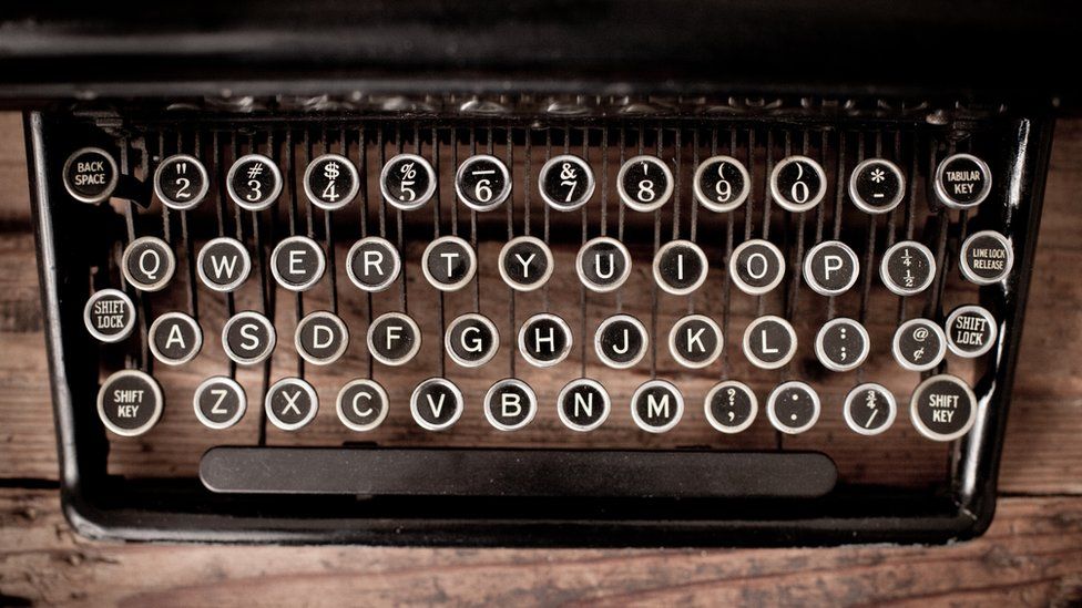 typewriter before qwerty