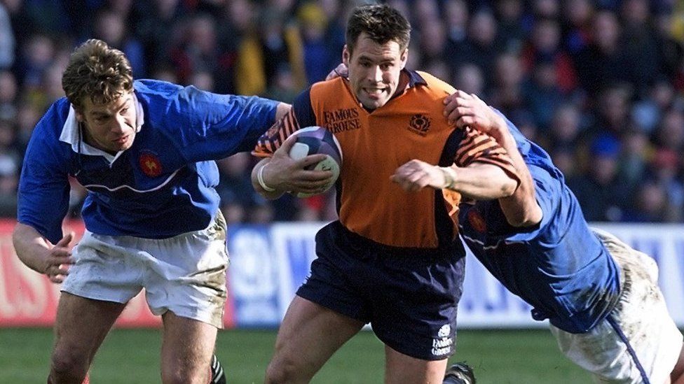 Kenny Logan in action for Scotland against France at Murrayfield on 4 March 2000