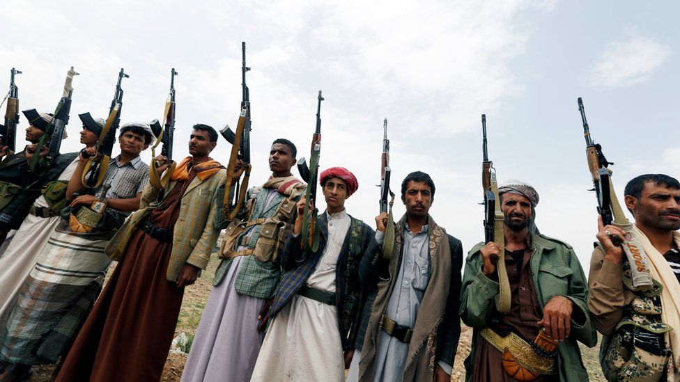 Tribesmen loyal to the Houthi movement