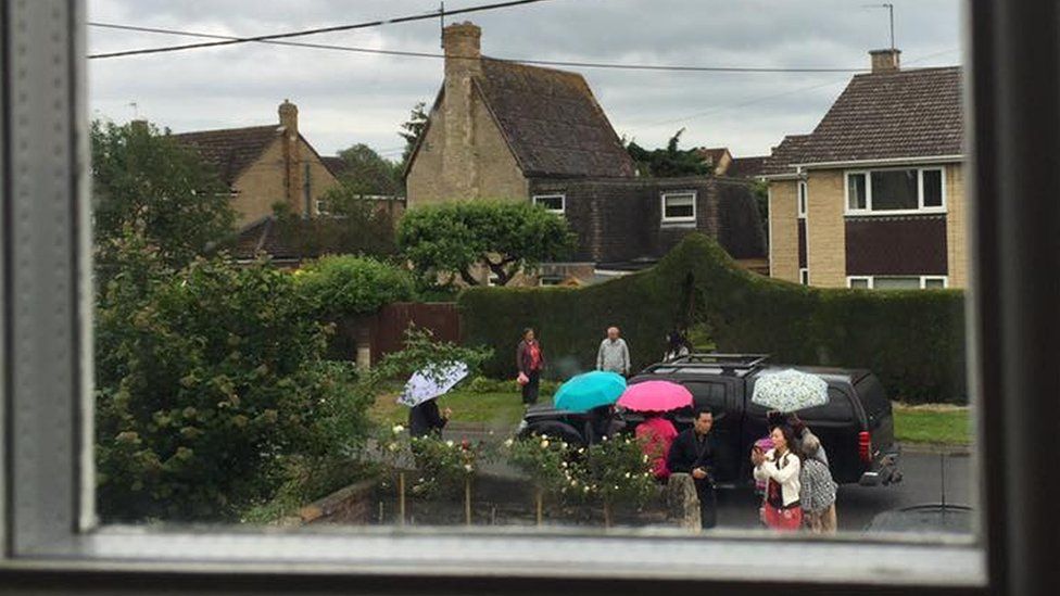 Kidlington mystery tourists baffle Oxfordshire village BBC News