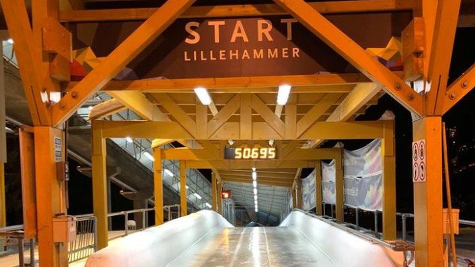 Y cwrs bobsleigh yn Lillehammer