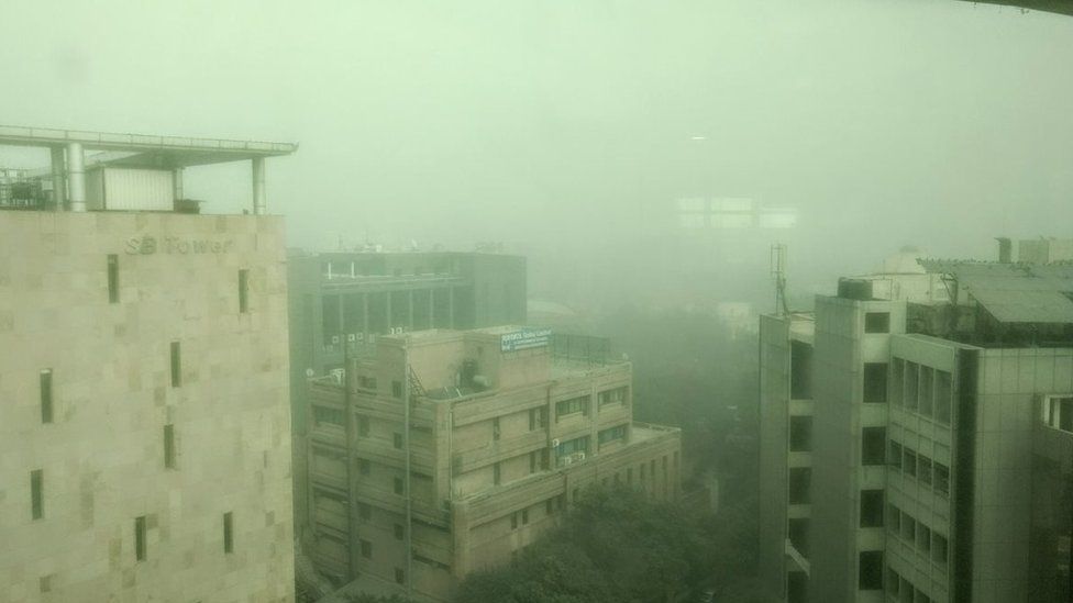 Twitter user 'MaanviNarcisa' took this picture in Noida - a suburban area of Delhi