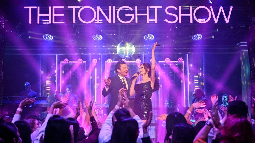 Sophie Ellis-Bextor with Jimmy Fallon on The Tonight Show