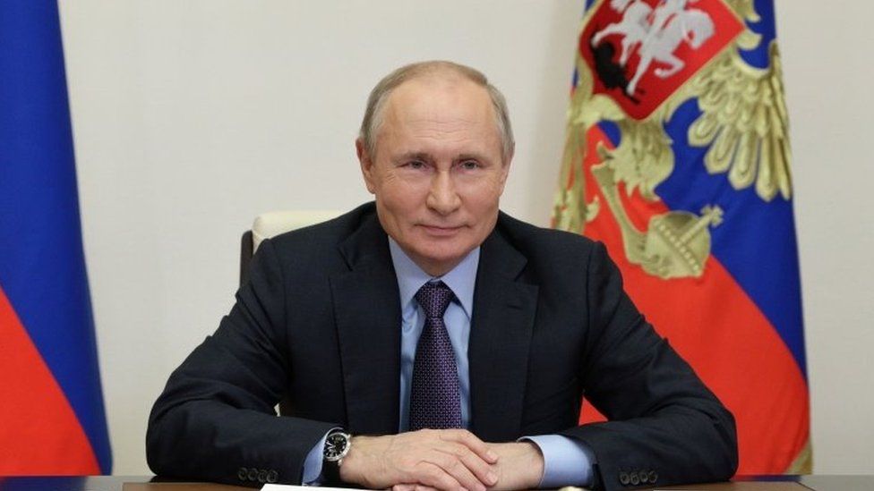 Президент России Владимир Путин принимает участие в церемонии запуска газоперерабатывающего завода 9 июня 2021 года