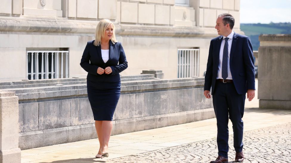 Michelle O'Neill y Paul Givan