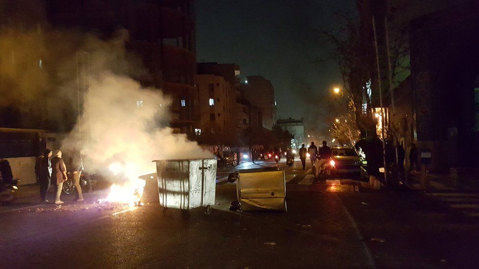 People protest in Tehran, Iran (30 December 2017)