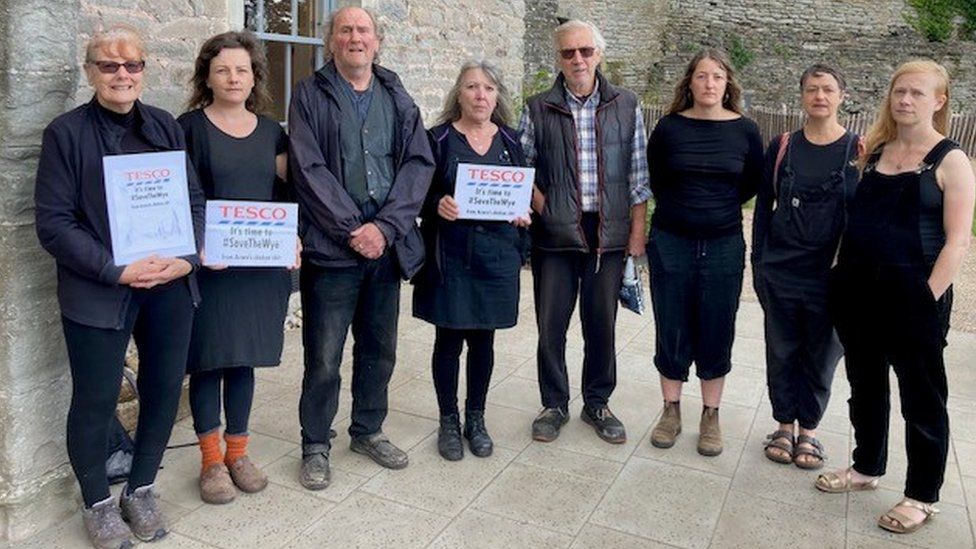 Supermarkets Meet Campaigners About River Wye - BBC News