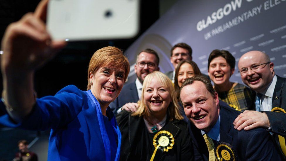 Sturgeon selfie Glasgow