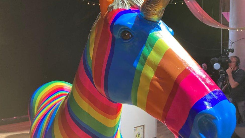 Painted unicorn for Bristol charity arts trail revealed BBC News