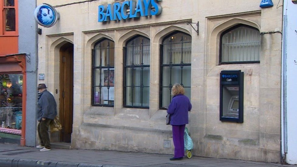 Bid to save Glastonbury's last two remaining banks BBC News