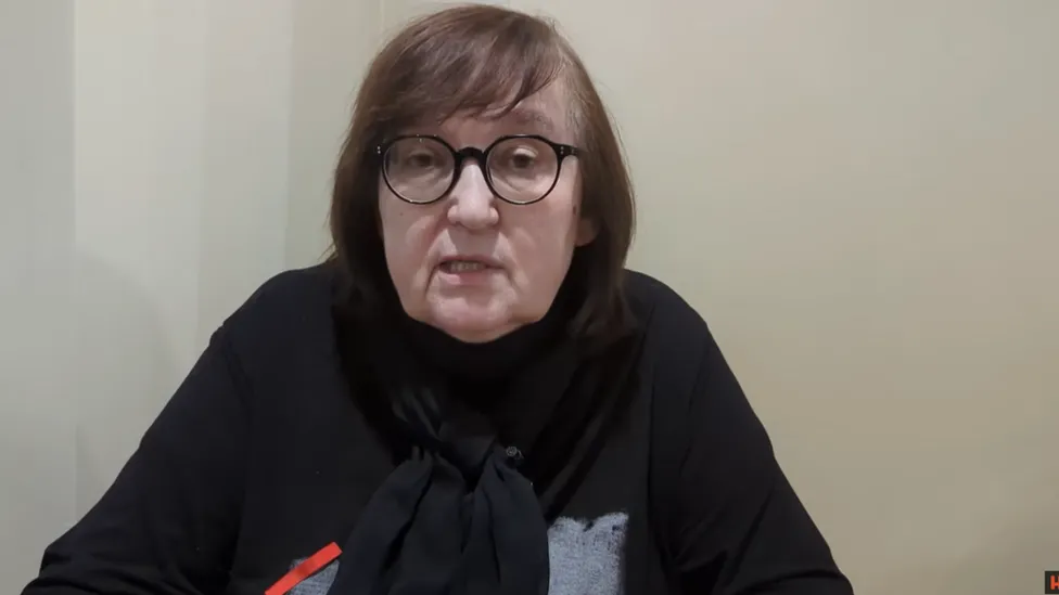 Alexei Navalny: Putin critic's mother says she has been shown his body