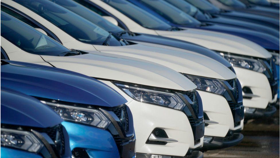 A row of Nissan X-Trail cars