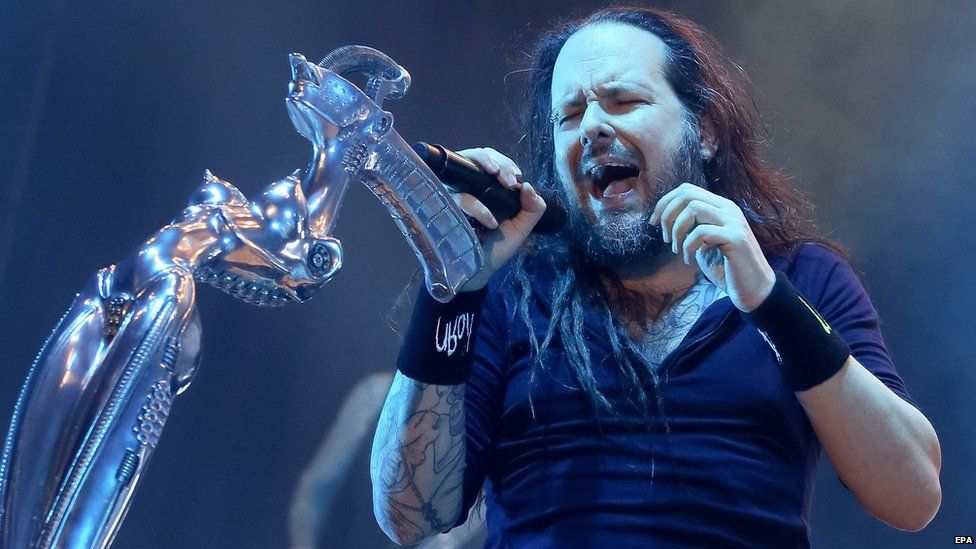 Певец Korn Джонатан Дэвис