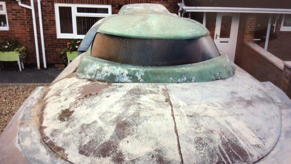A science fiction spaceship on a drive in Leighton Buzzard