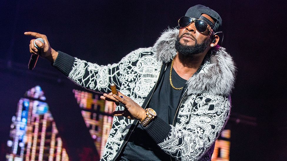 R Kelly performs on stage