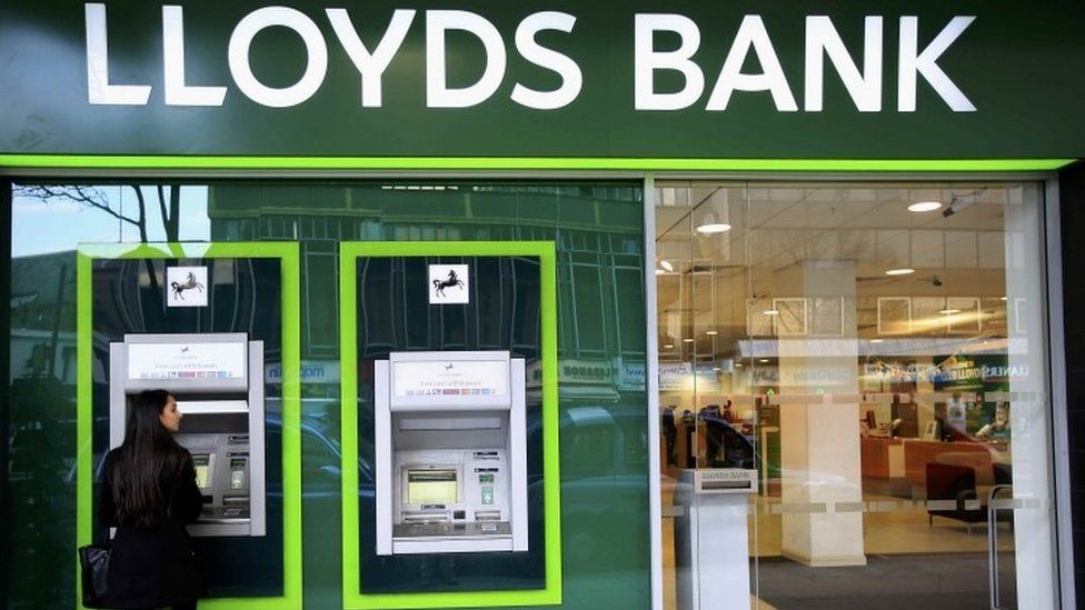 Lloyds Ban exterior