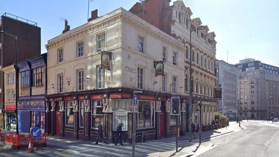 Brexit and Covid take Liverpool pub's giant pork pies off menu - BBC News