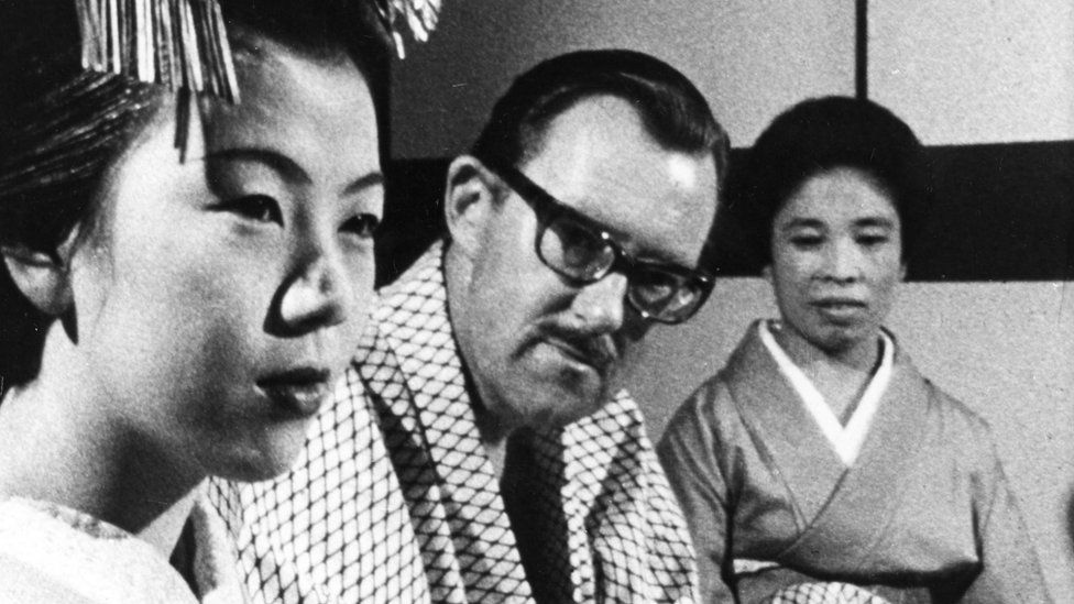 Alan Whicker in Japan