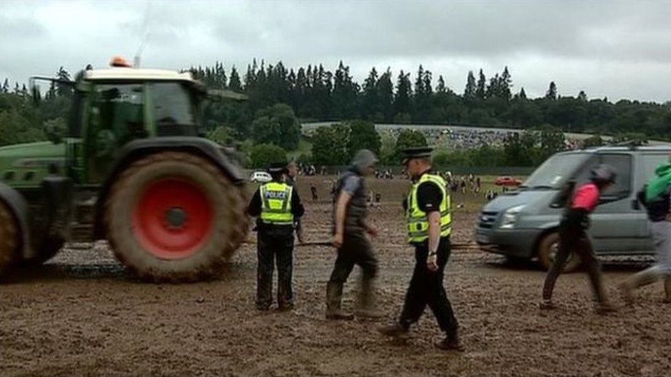 Traffic overhaul promised for T in the Park 2016 - BBC News