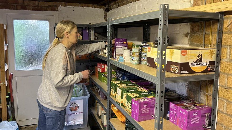 Anne Hirst in York Pet Foodbank