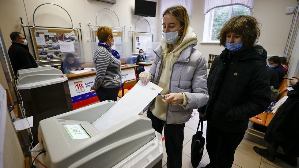 Voters in Moscow, 19 September