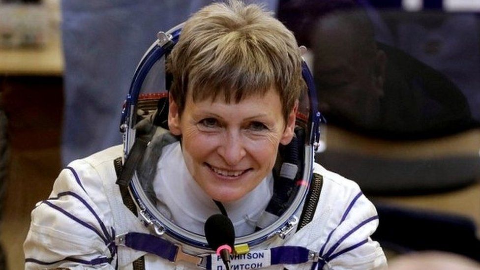 Peggy Whitson before heading into the Soyuz space ship on 17 November 2016