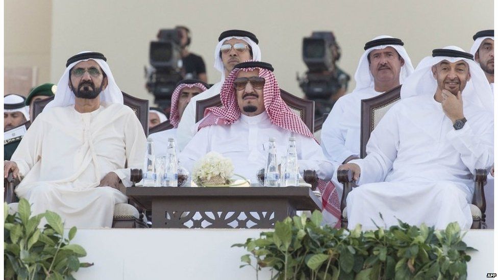 Saudi King Salman sitting between UAE Prime Minister Sheikh Mohammed bin Rashid al-Maktoum and Crown Prince of Abu Dhabi, Sheikh Mohamed bin Zayed al-Nahyan