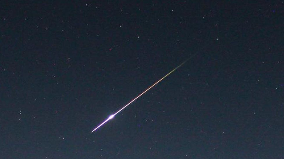 Astronomer in Twitter limbo over 'intimate' meteor thumbnail