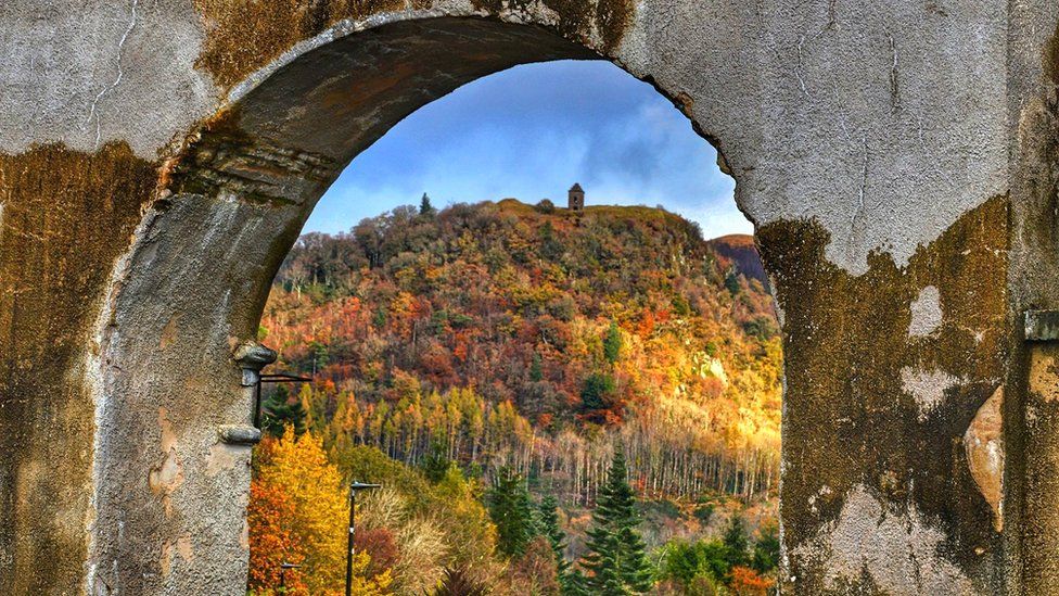 Photos Of Britain 🇬🇧 on Instagram: “Has Autumn made an appearance where  you are in the world? 🍂🍁🍂 Some tre…