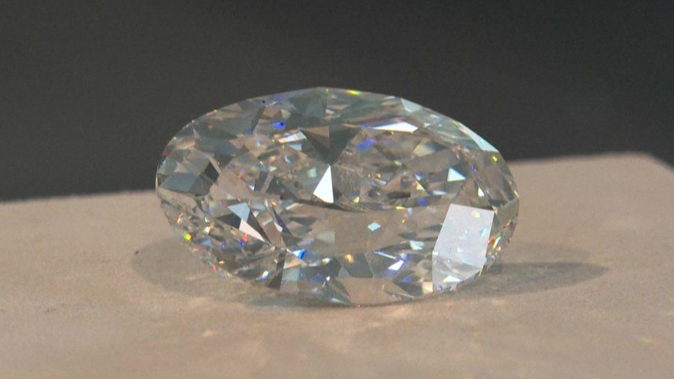 Flawless 102-carat diamond a 'bargain' at $16m - BBC News