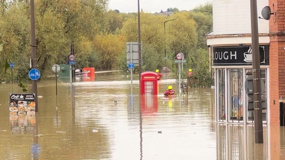 The centre of Catcliffe under water