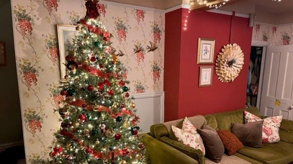 Rs3 Summon Christmas Spirit 2022 Why I Travel Back In Time For Christmas - Bbc News
