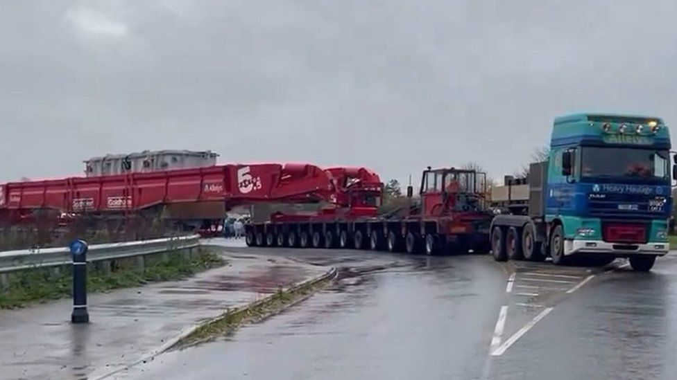 An abnormal load at Eye Airfield