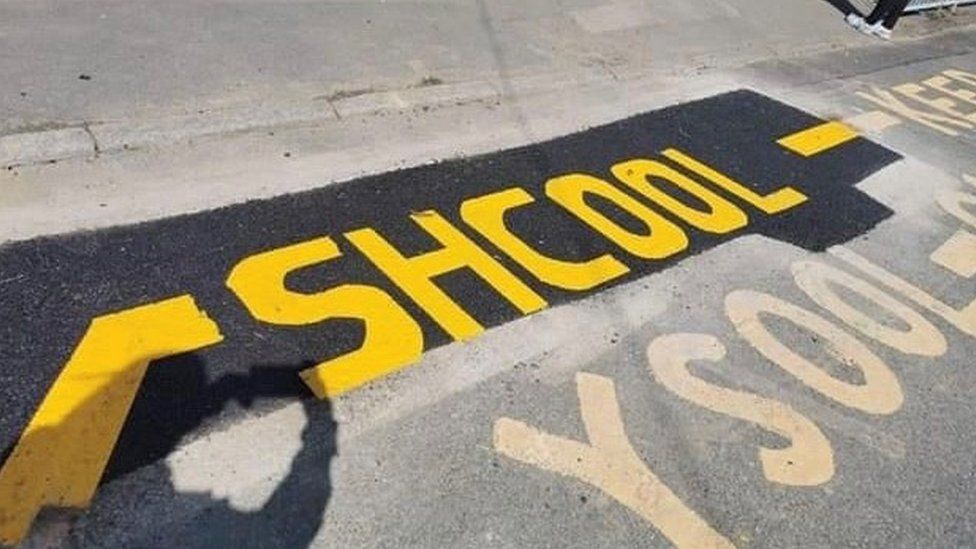The misspelled word on the road