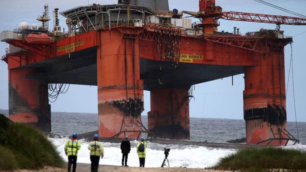 An Transocean Winner ann an Dail Mòr ann an Leòdhas.