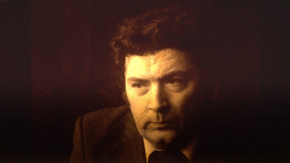 Politicians from across the political spectrum have been paying tribute to John Hume.