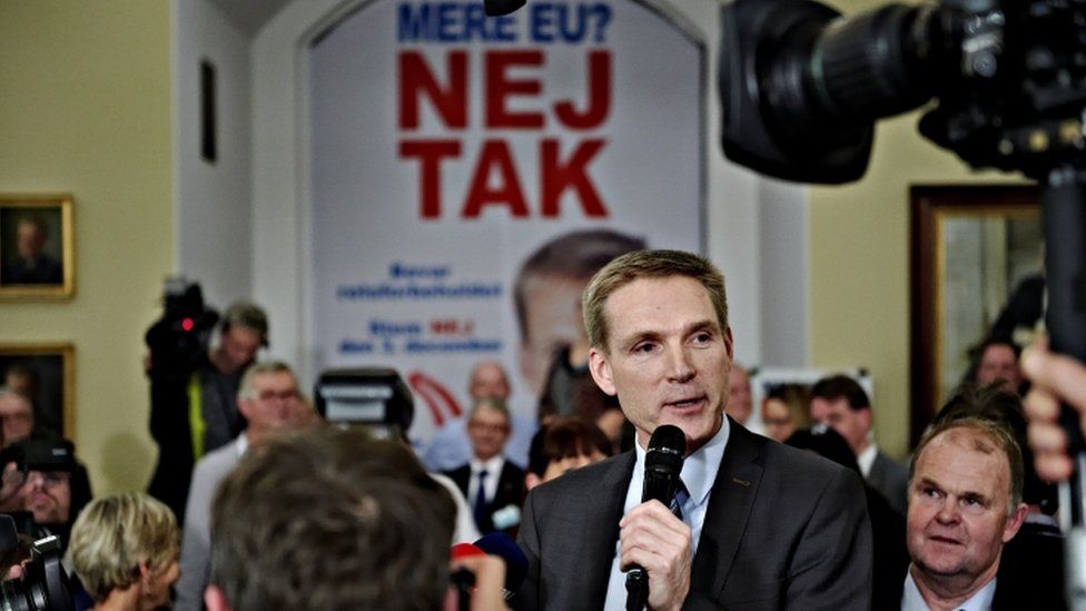 Kristian Thulesen Dahl of the Danish People"s Party campaigns in a referendum